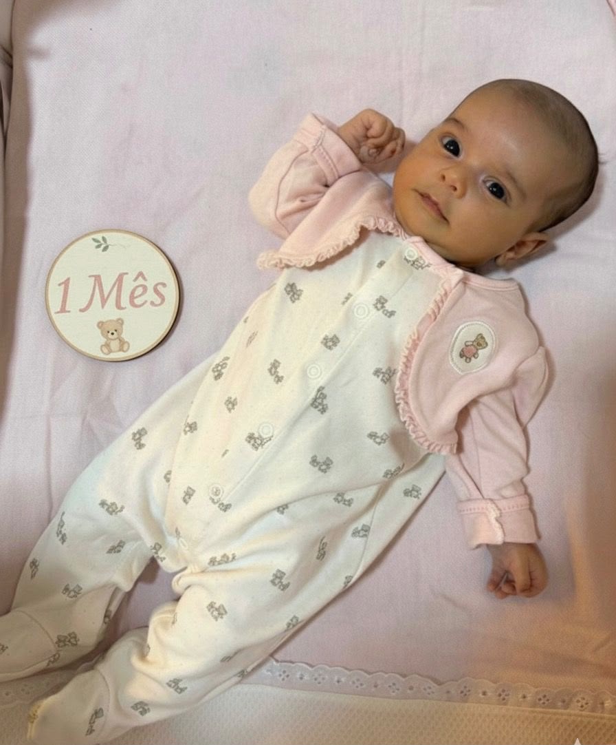 Maria Luiza celebrando seu primeiro mês